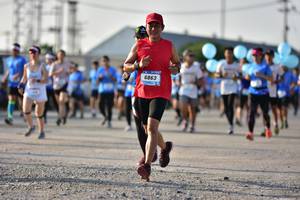 BIB: 6863
                            <button type="button" onclick="openModal(3092192)" class="btn btn-primary btn-sm float-right btn-popup" data-toggle="modal" data-target=".modal-high-quality">
                        <i class="fas fa-shopping-cart"></i> Add to Cart
                    </button>
                                            <button type="button" onclick="isThisMe(3092192, true)" class="btn btn-success btn-sm float-right btn-popup btn-isme hidden" data-toggle="tooltip" data-placement="bottom" title="นี่คือรูปของคุณใช่ไหม คลิกที่นี่เพื่อเอาเข้าอัลบั้ม">
                        <i class="fas fa-plus"></i> Add to album
                    </button>
                    <button type="button" onclick="isThisMe(3092192, false)" class="btn btn-warning btn-sm float-right btn-popup btn-isnotme hidden">
                        <i class="fas fa-ban"></i> Remove from album
                    </button>