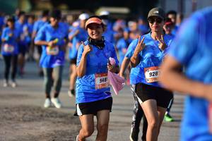 BIB: 928, 9481
                            <button type="button" onclick="openModal(3092883)" class="btn btn-primary btn-sm float-right btn-popup" data-toggle="modal" data-target=".modal-high-quality">
                        <i class="fas fa-shopping-cart"></i> Add to Cart
                    </button>
                                            <button type="button" onclick="isThisMe(3092883, true)" class="btn btn-success btn-sm float-right btn-popup btn-isme hidden" data-toggle="tooltip" data-placement="bottom" title="นี่คือรูปของคุณใช่ไหม คลิกที่นี่เพื่อเอาเข้าอัลบั้ม">
                        <i class="fas fa-plus"></i> Add to album
                    </button>
                    <button type="button" onclick="isThisMe(3092883, false)" class="btn btn-warning btn-sm float-right btn-popup btn-isnotme hidden">
                        <i class="fas fa-ban"></i> Remove from album
                    </button>