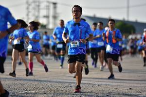 BIB: 6606
                            <button type="button" onclick="openModal(3092228)" class="btn btn-primary btn-sm float-right btn-popup" data-toggle="modal" data-target=".modal-high-quality">
                        <i class="fas fa-shopping-cart"></i> Add to Cart
                    </button>
                                            <button type="button" onclick="isThisMe(3092228, true)" class="btn btn-success btn-sm float-right btn-popup btn-isme hidden" data-toggle="tooltip" data-placement="bottom" title="นี่คือรูปของคุณใช่ไหม คลิกที่นี่เพื่อเอาเข้าอัลบั้ม">
                        <i class="fas fa-plus"></i> Add to album
                    </button>
                    <button type="button" onclick="isThisMe(3092228, false)" class="btn btn-warning btn-sm float-right btn-popup btn-isnotme hidden">
                        <i class="fas fa-ban"></i> Remove from album
                    </button>