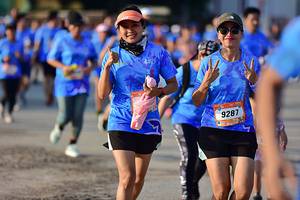 BIB: 9287
                            <button type="button" onclick="openModal(3150546)" class="btn btn-primary btn-sm float-right btn-popup" data-toggle="modal" data-target=".modal-high-quality">
                        <i class="fas fa-shopping-cart"></i> Add to Cart
                    </button>
                                            <button type="button" onclick="isThisMe(3150546, true)" class="btn btn-success btn-sm float-right btn-popup btn-isme hidden" data-toggle="tooltip" data-placement="bottom" title="นี่คือรูปของคุณใช่ไหม คลิกที่นี่เพื่อเอาเข้าอัลบั้ม">
                        <i class="fas fa-plus"></i> Add to album
                    </button>
                    <button type="button" onclick="isThisMe(3150546, false)" class="btn btn-warning btn-sm float-right btn-popup btn-isnotme hidden">
                        <i class="fas fa-ban"></i> Remove from album
                    </button>