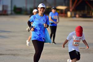 BIB: 8163
                            <button type="button" onclick="openModal(3153537)" class="btn btn-primary btn-sm float-right btn-popup" data-toggle="modal" data-target=".modal-high-quality">
                        <i class="fas fa-shopping-cart"></i> Add to Cart
                    </button>
                                            <button type="button" onclick="isThisMe(3153537, true)" class="btn btn-success btn-sm float-right btn-popup btn-isme hidden" data-toggle="tooltip" data-placement="bottom" title="นี่คือรูปของคุณใช่ไหม คลิกที่นี่เพื่อเอาเข้าอัลบั้ม">
                        <i class="fas fa-plus"></i> Add to album
                    </button>
                    <button type="button" onclick="isThisMe(3153537, false)" class="btn btn-warning btn-sm float-right btn-popup btn-isnotme hidden">
                        <i class="fas fa-ban"></i> Remove from album
                    </button>