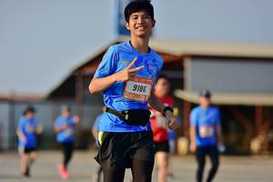 BIB: 9186
                            <button type="button" onclick="openModal(3153324)" class="btn btn-primary btn-sm float-right btn-popup" data-toggle="modal" data-target=".modal-high-quality">
                        <i class="fas fa-shopping-cart"></i> Add to Cart
                    </button>
                                            <button type="button" onclick="isThisMe(3153324, true)" class="btn btn-success btn-sm float-right btn-popup btn-isme hidden" data-toggle="tooltip" data-placement="bottom" title="นี่คือรูปของคุณใช่ไหม คลิกที่นี่เพื่อเอาเข้าอัลบั้ม">
                        <i class="fas fa-plus"></i> Add to album
                    </button>
                    <button type="button" onclick="isThisMe(3153324, false)" class="btn btn-warning btn-sm float-right btn-popup btn-isnotme hidden">
                        <i class="fas fa-ban"></i> Remove from album
                    </button>