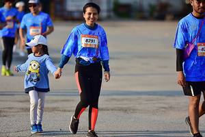 BIB: 8291
                            <button type="button" onclick="openModal(3153713)" class="btn btn-primary btn-sm float-right btn-popup" data-toggle="modal" data-target=".modal-high-quality">
                        <i class="fas fa-shopping-cart"></i> Add to Cart
                    </button>
                                            <button type="button" onclick="isThisMe(3153713, true)" class="btn btn-success btn-sm float-right btn-popup btn-isme hidden" data-toggle="tooltip" data-placement="bottom" title="นี่คือรูปของคุณใช่ไหม คลิกที่นี่เพื่อเอาเข้าอัลบั้ม">
                        <i class="fas fa-plus"></i> Add to album
                    </button>
                    <button type="button" onclick="isThisMe(3153713, false)" class="btn btn-warning btn-sm float-right btn-popup btn-isnotme hidden">
                        <i class="fas fa-ban"></i> Remove from album
                    </button>