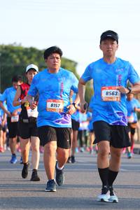 BIB: 8563, 8157
                            <button type="button" onclick="openModal(3221822)" class="btn btn-primary btn-sm float-right btn-popup" data-toggle="modal" data-target=".modal-high-quality">
                        <i class="fas fa-shopping-cart"></i> Add to Cart
                    </button>
                                            <button type="button" onclick="isThisMe(3221822, true)" class="btn btn-success btn-sm float-right btn-popup btn-isme hidden" data-toggle="tooltip" data-placement="bottom" title="นี่คือรูปของคุณใช่ไหม คลิกที่นี่เพื่อเอาเข้าอัลบั้ม">
                        <i class="fas fa-plus"></i> Add to album
                    </button>
                    <button type="button" onclick="isThisMe(3221822, false)" class="btn btn-warning btn-sm float-right btn-popup btn-isnotme hidden">
                        <i class="fas fa-ban"></i> Remove from album
                    </button>