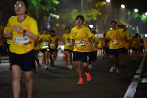 BIB: 18060
                            <button type="button" onclick="openModal(6290151)" class="btn btn-primary btn-sm float-right btn-popup" data-toggle="modal" data-target=".modal-high-quality">
                        <i class="fas fa-shopping-cart"></i> Add to Cart
                    </button>
                                            <button type="button" onclick="isThisMe(6290151, true)" class="btn btn-success btn-sm float-right btn-popup btn-isme hidden" data-toggle="tooltip" data-placement="bottom" title="นี่คือรูปของคุณใช่ไหม คลิกที่นี่เพื่อเอาเข้าอัลบั้ม">
                        <i class="fas fa-plus"></i> Add to album
                    </button>
                    <button type="button" onclick="isThisMe(6290151, false)" class="btn btn-warning btn-sm float-right btn-popup btn-isnotme hidden">
                        <i class="fas fa-ban"></i> Remove from album
                    </button>