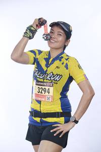 BIB: 3294
                            <button type="button" onclick="openModal(5565580)" class="btn btn-primary btn-sm float-right btn-popup" data-toggle="modal" data-target=".modal-high-quality">
                        <i class="fas fa-shopping-cart"></i> Add to Cart
                    </button>
                                            <button type="button" onclick="isThisMe(5565580, true)" class="btn btn-success btn-sm float-right btn-popup btn-isme hidden" data-toggle="tooltip" data-placement="bottom" title="นี่คือรูปของคุณใช่ไหม คลิกที่นี่เพื่อเอาเข้าอัลบั้ม">
                        <i class="fas fa-plus"></i> Add to album
                    </button>
                    <button type="button" onclick="isThisMe(5565580, false)" class="btn btn-warning btn-sm float-right btn-popup btn-isnotme hidden">
                        <i class="fas fa-ban"></i> Remove from album
                    </button>