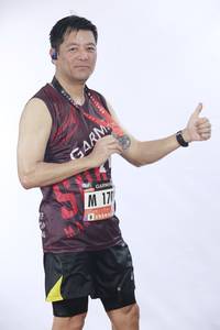 BIB: 170
                            <button type="button" onclick="openModal(5565195)" class="btn btn-primary btn-sm float-right btn-popup" data-toggle="modal" data-target=".modal-high-quality">
                        <i class="fas fa-shopping-cart"></i> Add to Cart
                    </button>
                                            <button type="button" onclick="isThisMe(5565195, true)" class="btn btn-success btn-sm float-right btn-popup btn-isme hidden" data-toggle="tooltip" data-placement="bottom" title="นี่คือรูปของคุณใช่ไหม คลิกที่นี่เพื่อเอาเข้าอัลบั้ม">
                        <i class="fas fa-plus"></i> Add to album
                    </button>
                    <button type="button" onclick="isThisMe(5565195, false)" class="btn btn-warning btn-sm float-right btn-popup btn-isnotme hidden">
                        <i class="fas fa-ban"></i> Remove from album
                    </button>