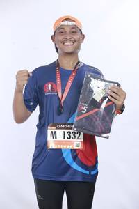 BIB: 185, 1332
                            <button type="button" onclick="openModal(5565167)" class="btn btn-primary btn-sm float-right btn-popup" data-toggle="modal" data-target=".modal-high-quality">
                        <i class="fas fa-shopping-cart"></i> Add to Cart
                    </button>
                                            <button type="button" onclick="isThisMe(5565167, true)" class="btn btn-success btn-sm float-right btn-popup btn-isme hidden" data-toggle="tooltip" data-placement="bottom" title="นี่คือรูปของคุณใช่ไหม คลิกที่นี่เพื่อเอาเข้าอัลบั้ม">
                        <i class="fas fa-plus"></i> Add to album
                    </button>
                    <button type="button" onclick="isThisMe(5565167, false)" class="btn btn-warning btn-sm float-right btn-popup btn-isnotme hidden">
                        <i class="fas fa-ban"></i> Remove from album
                    </button>