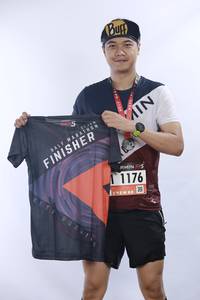 BIB: 211, 1176
                            <button type="button" onclick="openModal(5565414)" class="btn btn-primary btn-sm float-right btn-popup" data-toggle="modal" data-target=".modal-high-quality">
                        <i class="fas fa-shopping-cart"></i> Add to Cart
                    </button>
                                            <button type="button" onclick="isThisMe(5565414, true)" class="btn btn-success btn-sm float-right btn-popup btn-isme hidden" data-toggle="tooltip" data-placement="bottom" title="นี่คือรูปของคุณใช่ไหม คลิกที่นี่เพื่อเอาเข้าอัลบั้ม">
                        <i class="fas fa-plus"></i> Add to album
                    </button>
                    <button type="button" onclick="isThisMe(5565414, false)" class="btn btn-warning btn-sm float-right btn-popup btn-isnotme hidden">
                        <i class="fas fa-ban"></i> Remove from album
                    </button>