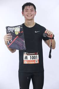 BIB: 1001
                            <button type="button" onclick="openModal(5565257)" class="btn btn-primary btn-sm float-right btn-popup" data-toggle="modal" data-target=".modal-high-quality">
                        <i class="fas fa-shopping-cart"></i> Add to Cart
                    </button>
                                            <button type="button" onclick="isThisMe(5565257, true)" class="btn btn-success btn-sm float-right btn-popup btn-isme hidden" data-toggle="tooltip" data-placement="bottom" title="นี่คือรูปของคุณใช่ไหม คลิกที่นี่เพื่อเอาเข้าอัลบั้ม">
                        <i class="fas fa-plus"></i> Add to album
                    </button>
                    <button type="button" onclick="isThisMe(5565257, false)" class="btn btn-warning btn-sm float-right btn-popup btn-isnotme hidden">
                        <i class="fas fa-ban"></i> Remove from album
                    </button>