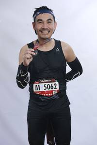 BIB: 5062
                            <button type="button" onclick="openModal(5565322)" class="btn btn-primary btn-sm float-right btn-popup" data-toggle="modal" data-target=".modal-high-quality">
                        <i class="fas fa-shopping-cart"></i> Add to Cart
                    </button>
                                            <button type="button" onclick="isThisMe(5565322, true)" class="btn btn-success btn-sm float-right btn-popup btn-isme hidden" data-toggle="tooltip" data-placement="bottom" title="นี่คือรูปของคุณใช่ไหม คลิกที่นี่เพื่อเอาเข้าอัลบั้ม">
                        <i class="fas fa-plus"></i> Add to album
                    </button>
                    <button type="button" onclick="isThisMe(5565322, false)" class="btn btn-warning btn-sm float-right btn-popup btn-isnotme hidden">
                        <i class="fas fa-ban"></i> Remove from album
                    </button>