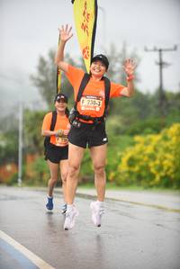 BIB: 230
                            <button type="button" onclick="openModal(5783350)" class="btn btn-primary btn-sm float-right btn-popup" data-toggle="modal" data-target=".modal-high-quality">
                        <i class="fas fa-shopping-cart"></i> Add to Cart
                    </button>
                                            <button type="button" onclick="isThisMe(5783350, true)" class="btn btn-success btn-sm float-right btn-popup btn-isme hidden" data-toggle="tooltip" data-placement="bottom" title="นี่คือรูปของคุณใช่ไหม คลิกที่นี่เพื่อเอาเข้าอัลบั้ม">
                        <i class="fas fa-plus"></i> Add to album
                    </button>
                    <button type="button" onclick="isThisMe(5783350, false)" class="btn btn-warning btn-sm float-right btn-popup btn-isnotme hidden">
                        <i class="fas fa-ban"></i> Remove from album
                    </button>