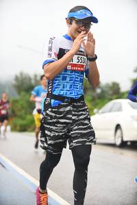 BIB: 5530
                            <button type="button" onclick="openModal(5792033)" class="btn btn-primary btn-sm float-right btn-popup" data-toggle="modal" data-target=".modal-high-quality">
                        <i class="fas fa-shopping-cart"></i> Add to Cart
                    </button>
                                            <button type="button" onclick="isThisMe(5792033, true)" class="btn btn-success btn-sm float-right btn-popup btn-isme hidden" data-toggle="tooltip" data-placement="bottom" title="นี่คือรูปของคุณใช่ไหม คลิกที่นี่เพื่อเอาเข้าอัลบั้ม">
                        <i class="fas fa-plus"></i> Add to album
                    </button>
                    <button type="button" onclick="isThisMe(5792033, false)" class="btn btn-warning btn-sm float-right btn-popup btn-isnotme hidden">
                        <i class="fas fa-ban"></i> Remove from album
                    </button>