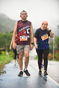 BIB: 1437, 3239
                            <button type="button" onclick="openModal(5794922)" class="btn btn-primary btn-sm float-right btn-popup" data-toggle="modal" data-target=".modal-high-quality">
                        <i class="fas fa-shopping-cart"></i> Add to Cart
                    </button>
                                            <button type="button" onclick="isThisMe(5794922, true)" class="btn btn-success btn-sm float-right btn-popup btn-isme hidden" data-toggle="tooltip" data-placement="bottom" title="นี่คือรูปของคุณใช่ไหม คลิกที่นี่เพื่อเอาเข้าอัลบั้ม">
                        <i class="fas fa-plus"></i> Add to album
                    </button>
                    <button type="button" onclick="isThisMe(5794922, false)" class="btn btn-warning btn-sm float-right btn-popup btn-isnotme hidden">
                        <i class="fas fa-ban"></i> Remove from album
                    </button>