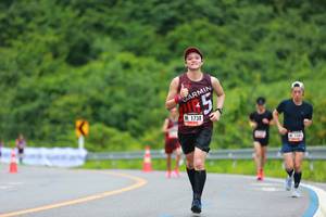 BIB: 1738, 1405
                            <button type="button" onclick="openModal(5526723)" class="btn btn-primary btn-sm float-right btn-popup" data-toggle="modal" data-target=".modal-high-quality">
                        <i class="fas fa-shopping-cart"></i> Add to Cart
                    </button>
                                            <button type="button" onclick="isThisMe(5526723, true)" class="btn btn-success btn-sm float-right btn-popup btn-isme hidden" data-toggle="tooltip" data-placement="bottom" title="นี่คือรูปของคุณใช่ไหม คลิกที่นี่เพื่อเอาเข้าอัลบั้ม">
                        <i class="fas fa-plus"></i> Add to album
                    </button>
                    <button type="button" onclick="isThisMe(5526723, false)" class="btn btn-warning btn-sm float-right btn-popup btn-isnotme hidden">
                        <i class="fas fa-ban"></i> Remove from album
                    </button>