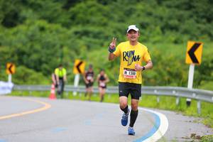 BIB: 1200
                            <button type="button" onclick="openModal(5526892)" class="btn btn-primary btn-sm float-right btn-popup" data-toggle="modal" data-target=".modal-high-quality">
                        <i class="fas fa-shopping-cart"></i> Add to Cart
                    </button>
                                            <button type="button" onclick="isThisMe(5526892, true)" class="btn btn-success btn-sm float-right btn-popup btn-isme hidden" data-toggle="tooltip" data-placement="bottom" title="นี่คือรูปของคุณใช่ไหม คลิกที่นี่เพื่อเอาเข้าอัลบั้ม">
                        <i class="fas fa-plus"></i> Add to album
                    </button>
                    <button type="button" onclick="isThisMe(5526892, false)" class="btn btn-warning btn-sm float-right btn-popup btn-isnotme hidden">
                        <i class="fas fa-ban"></i> Remove from album
                    </button>