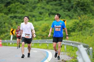 BIB: 1385, 1124
                            <button type="button" onclick="openModal(5526907)" class="btn btn-primary btn-sm float-right btn-popup" data-toggle="modal" data-target=".modal-high-quality">
                        <i class="fas fa-shopping-cart"></i> Add to Cart
                    </button>
                                            <button type="button" onclick="isThisMe(5526907, true)" class="btn btn-success btn-sm float-right btn-popup btn-isme hidden" data-toggle="tooltip" data-placement="bottom" title="นี่คือรูปของคุณใช่ไหม คลิกที่นี่เพื่อเอาเข้าอัลบั้ม">
                        <i class="fas fa-plus"></i> Add to album
                    </button>
                    <button type="button" onclick="isThisMe(5526907, false)" class="btn btn-warning btn-sm float-right btn-popup btn-isnotme hidden">
                        <i class="fas fa-ban"></i> Remove from album
                    </button>