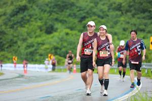 BIB: 1583, 3352
                            <button type="button" onclick="openModal(5528379)" class="btn btn-primary btn-sm float-right btn-popup" data-toggle="modal" data-target=".modal-high-quality">
                        <i class="fas fa-shopping-cart"></i> Add to Cart
                    </button>
                                            <button type="button" onclick="isThisMe(5528379, true)" class="btn btn-success btn-sm float-right btn-popup btn-isme hidden" data-toggle="tooltip" data-placement="bottom" title="นี่คือรูปของคุณใช่ไหม คลิกที่นี่เพื่อเอาเข้าอัลบั้ม">
                        <i class="fas fa-plus"></i> Add to album
                    </button>
                    <button type="button" onclick="isThisMe(5528379, false)" class="btn btn-warning btn-sm float-right btn-popup btn-isnotme hidden">
                        <i class="fas fa-ban"></i> Remove from album
                    </button>