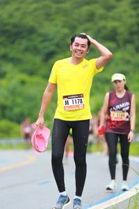 BIB: 1178
                            <button type="button" onclick="openModal(5528156)" class="btn btn-primary btn-sm float-right btn-popup" data-toggle="modal" data-target=".modal-high-quality">
                        <i class="fas fa-shopping-cart"></i> Add to Cart
                    </button>
                                            <button type="button" onclick="isThisMe(5528156, true)" class="btn btn-success btn-sm float-right btn-popup btn-isme hidden" data-toggle="tooltip" data-placement="bottom" title="นี่คือรูปของคุณใช่ไหม คลิกที่นี่เพื่อเอาเข้าอัลบั้ม">
                        <i class="fas fa-plus"></i> Add to album
                    </button>
                    <button type="button" onclick="isThisMe(5528156, false)" class="btn btn-warning btn-sm float-right btn-popup btn-isnotme hidden">
                        <i class="fas fa-ban"></i> Remove from album
                    </button>