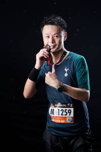 BIB: 1259
                            <button type="button" onclick="openModal(5802279)" class="btn btn-primary btn-sm float-right btn-popup" data-toggle="modal" data-target=".modal-high-quality">
                        <i class="fas fa-shopping-cart"></i> Add to Cart
                    </button>
                                            <button type="button" onclick="isThisMe(5802279, true)" class="btn btn-success btn-sm float-right btn-popup btn-isme hidden" data-toggle="tooltip" data-placement="bottom" title="นี่คือรูปของคุณใช่ไหม คลิกที่นี่เพื่อเอาเข้าอัลบั้ม">
                        <i class="fas fa-plus"></i> Add to album
                    </button>
                    <button type="button" onclick="isThisMe(5802279, false)" class="btn btn-warning btn-sm float-right btn-popup btn-isnotme hidden">
                        <i class="fas fa-ban"></i> Remove from album
                    </button>