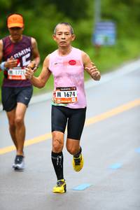 BIB: 1725, 1674
                            <button type="button" onclick="openModal(5542506)" class="btn btn-primary btn-sm float-right btn-popup" data-toggle="modal" data-target=".modal-high-quality">
                        <i class="fas fa-shopping-cart"></i> Add to Cart
                    </button>
                                            <button type="button" onclick="isThisMe(5542506, true)" class="btn btn-success btn-sm float-right btn-popup btn-isme hidden" data-toggle="tooltip" data-placement="bottom" title="นี่คือรูปของคุณใช่ไหม คลิกที่นี่เพื่อเอาเข้าอัลบั้ม">
                        <i class="fas fa-plus"></i> Add to album
                    </button>
                    <button type="button" onclick="isThisMe(5542506, false)" class="btn btn-warning btn-sm float-right btn-popup btn-isnotme hidden">
                        <i class="fas fa-ban"></i> Remove from album
                    </button>