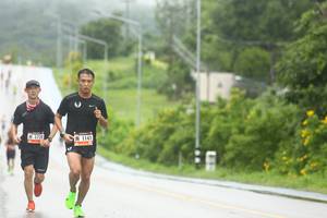 BIB: 1720, 1141
                            <button type="button" onclick="openModal(5538007)" class="btn btn-primary btn-sm float-right btn-popup" data-toggle="modal" data-target=".modal-high-quality">
                        <i class="fas fa-shopping-cart"></i> Add to Cart
                    </button>
                                            <button type="button" onclick="isThisMe(5538007, true)" class="btn btn-success btn-sm float-right btn-popup btn-isme hidden" data-toggle="tooltip" data-placement="bottom" title="นี่คือรูปของคุณใช่ไหม คลิกที่นี่เพื่อเอาเข้าอัลบั้ม">
                        <i class="fas fa-plus"></i> Add to album
                    </button>
                    <button type="button" onclick="isThisMe(5538007, false)" class="btn btn-warning btn-sm float-right btn-popup btn-isnotme hidden">
                        <i class="fas fa-ban"></i> Remove from album
                    </button>