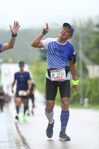 BIB: 5730
                            <button type="button" onclick="openModal(5545516)" class="btn btn-primary btn-sm float-right btn-popup" data-toggle="modal" data-target=".modal-high-quality">
                        <i class="fas fa-shopping-cart"></i> Add to Cart
                    </button>
                                            <button type="button" onclick="isThisMe(5545516, true)" class="btn btn-success btn-sm float-right btn-popup btn-isme hidden" data-toggle="tooltip" data-placement="bottom" title="นี่คือรูปของคุณใช่ไหม คลิกที่นี่เพื่อเอาเข้าอัลบั้ม">
                        <i class="fas fa-plus"></i> Add to album
                    </button>
                    <button type="button" onclick="isThisMe(5545516, false)" class="btn btn-warning btn-sm float-right btn-popup btn-isnotme hidden">
                        <i class="fas fa-ban"></i> Remove from album
                    </button>