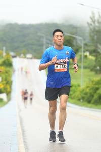 BIB: 1385
                            <button type="button" onclick="openModal(5538415)" class="btn btn-primary btn-sm float-right btn-popup" data-toggle="modal" data-target=".modal-high-quality">
                        <i class="fas fa-shopping-cart"></i> Add to Cart
                    </button>
                                            <button type="button" onclick="isThisMe(5538415, true)" class="btn btn-success btn-sm float-right btn-popup btn-isme hidden" data-toggle="tooltip" data-placement="bottom" title="นี่คือรูปของคุณใช่ไหม คลิกที่นี่เพื่อเอาเข้าอัลบั้ม">
                        <i class="fas fa-plus"></i> Add to album
                    </button>
                    <button type="button" onclick="isThisMe(5538415, false)" class="btn btn-warning btn-sm float-right btn-popup btn-isnotme hidden">
                        <i class="fas fa-ban"></i> Remove from album
                    </button>