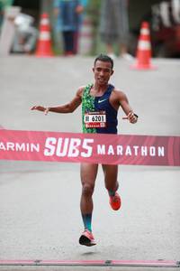 BIB: 6201
                            <button type="button" onclick="openModal(5533137)" class="btn btn-primary btn-sm float-right btn-popup" data-toggle="modal" data-target=".modal-high-quality">
                        <i class="fas fa-shopping-cart"></i> Add to Cart
                    </button>
                                            <button type="button" onclick="isThisMe(5533137, true)" class="btn btn-success btn-sm float-right btn-popup btn-isme hidden" data-toggle="tooltip" data-placement="bottom" title="นี่คือรูปของคุณใช่ไหม คลิกที่นี่เพื่อเอาเข้าอัลบั้ม">
                        <i class="fas fa-plus"></i> Add to album
                    </button>
                    <button type="button" onclick="isThisMe(5533137, false)" class="btn btn-warning btn-sm float-right btn-popup btn-isnotme hidden">
                        <i class="fas fa-ban"></i> Remove from album
                    </button>