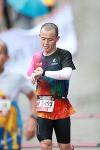 BIB: 6668, 5493
                            <button type="button" onclick="openModal(5558795)" class="btn btn-primary btn-sm float-right btn-popup" data-toggle="modal" data-target=".modal-high-quality">
                        <i class="fas fa-shopping-cart"></i> Add to Cart
                    </button>
                                            <button type="button" onclick="isThisMe(5558795, true)" class="btn btn-success btn-sm float-right btn-popup btn-isme hidden" data-toggle="tooltip" data-placement="bottom" title="นี่คือรูปของคุณใช่ไหม คลิกที่นี่เพื่อเอาเข้าอัลบั้ม">
                        <i class="fas fa-plus"></i> Add to album
                    </button>
                    <button type="button" onclick="isThisMe(5558795, false)" class="btn btn-warning btn-sm float-right btn-popup btn-isnotme hidden">
                        <i class="fas fa-ban"></i> Remove from album
                    </button>