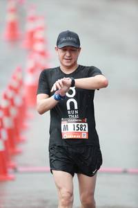 BIB: 1582
                            <button type="button" onclick="openModal(5536902)" class="btn btn-primary btn-sm float-right btn-popup" data-toggle="modal" data-target=".modal-high-quality">
                        <i class="fas fa-shopping-cart"></i> Add to Cart
                    </button>
                                            <button type="button" onclick="isThisMe(5536902, true)" class="btn btn-success btn-sm float-right btn-popup btn-isme hidden" data-toggle="tooltip" data-placement="bottom" title="นี่คือรูปของคุณใช่ไหม คลิกที่นี่เพื่อเอาเข้าอัลบั้ม">
                        <i class="fas fa-plus"></i> Add to album
                    </button>
                    <button type="button" onclick="isThisMe(5536902, false)" class="btn btn-warning btn-sm float-right btn-popup btn-isnotme hidden">
                        <i class="fas fa-ban"></i> Remove from album
                    </button>