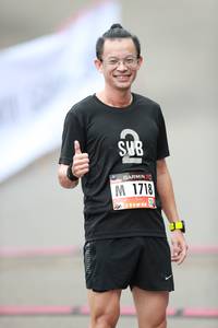 BIB: 1718
                            <button type="button" onclick="openModal(5533824)" class="btn btn-primary btn-sm float-right btn-popup" data-toggle="modal" data-target=".modal-high-quality">
                        <i class="fas fa-shopping-cart"></i> Add to Cart
                    </button>
                                            <button type="button" onclick="isThisMe(5533824, true)" class="btn btn-success btn-sm float-right btn-popup btn-isme hidden" data-toggle="tooltip" data-placement="bottom" title="นี่คือรูปของคุณใช่ไหม คลิกที่นี่เพื่อเอาเข้าอัลบั้ม">
                        <i class="fas fa-plus"></i> Add to album
                    </button>
                    <button type="button" onclick="isThisMe(5533824, false)" class="btn btn-warning btn-sm float-right btn-popup btn-isnotme hidden">
                        <i class="fas fa-ban"></i> Remove from album
                    </button>