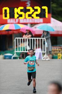 BIB: 227, 1320
                            <button type="button" onclick="openModal(5533949)" class="btn btn-primary btn-sm float-right btn-popup" data-toggle="modal" data-target=".modal-high-quality">
                        <i class="fas fa-shopping-cart"></i> Add to Cart
                    </button>
                                            <button type="button" onclick="isThisMe(5533949, true)" class="btn btn-success btn-sm float-right btn-popup btn-isme hidden" data-toggle="tooltip" data-placement="bottom" title="นี่คือรูปของคุณใช่ไหม คลิกที่นี่เพื่อเอาเข้าอัลบั้ม">
                        <i class="fas fa-plus"></i> Add to album
                    </button>
                    <button type="button" onclick="isThisMe(5533949, false)" class="btn btn-warning btn-sm float-right btn-popup btn-isnotme hidden">
                        <i class="fas fa-ban"></i> Remove from album
                    </button>