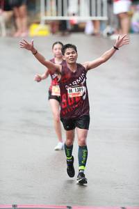 BIB: 1389
                            <button type="button" onclick="openModal(5548826)" class="btn btn-primary btn-sm float-right btn-popup" data-toggle="modal" data-target=".modal-high-quality">
                        <i class="fas fa-shopping-cart"></i> Add to Cart
                    </button>
                                            <button type="button" onclick="isThisMe(5548826, true)" class="btn btn-success btn-sm float-right btn-popup btn-isme hidden" data-toggle="tooltip" data-placement="bottom" title="นี่คือรูปของคุณใช่ไหม คลิกที่นี่เพื่อเอาเข้าอัลบั้ม">
                        <i class="fas fa-plus"></i> Add to album
                    </button>
                    <button type="button" onclick="isThisMe(5548826, false)" class="btn btn-warning btn-sm float-right btn-popup btn-isnotme hidden">
                        <i class="fas fa-ban"></i> Remove from album
                    </button>