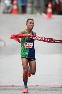 BIB: 6201
                            <button type="button" onclick="openModal(5533145)" class="btn btn-primary btn-sm float-right btn-popup" data-toggle="modal" data-target=".modal-high-quality">
                        <i class="fas fa-shopping-cart"></i> Add to Cart
                    </button>
                                            <button type="button" onclick="isThisMe(5533145, true)" class="btn btn-success btn-sm float-right btn-popup btn-isme hidden" data-toggle="tooltip" data-placement="bottom" title="นี่คือรูปของคุณใช่ไหม คลิกที่นี่เพื่อเอาเข้าอัลบั้ม">
                        <i class="fas fa-plus"></i> Add to album
                    </button>
                    <button type="button" onclick="isThisMe(5533145, false)" class="btn btn-warning btn-sm float-right btn-popup btn-isnotme hidden">
                        <i class="fas fa-ban"></i> Remove from album
                    </button>