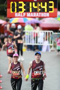 BIB: 03143, 1279, 3139
                            <button type="button" onclick="openModal(5560748)" class="btn btn-primary btn-sm float-right btn-popup" data-toggle="modal" data-target=".modal-high-quality">
                        <i class="fas fa-shopping-cart"></i> Add to Cart
                    </button>
                                            <button type="button" onclick="isThisMe(5560748, true)" class="btn btn-success btn-sm float-right btn-popup btn-isme hidden" data-toggle="tooltip" data-placement="bottom" title="นี่คือรูปของคุณใช่ไหม คลิกที่นี่เพื่อเอาเข้าอัลบั้ม">
                        <i class="fas fa-plus"></i> Add to album
                    </button>
                    <button type="button" onclick="isThisMe(5560748, false)" class="btn btn-warning btn-sm float-right btn-popup btn-isnotme hidden">
                        <i class="fas fa-ban"></i> Remove from album
                    </button>