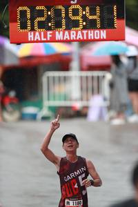 BIB: 02094, 1180
                            <button type="button" onclick="openModal(5535642)" class="btn btn-primary btn-sm float-right btn-popup" data-toggle="modal" data-target=".modal-high-quality">
                        <i class="fas fa-shopping-cart"></i> Add to Cart
                    </button>
                                            <button type="button" onclick="isThisMe(5535642, true)" class="btn btn-success btn-sm float-right btn-popup btn-isme hidden" data-toggle="tooltip" data-placement="bottom" title="นี่คือรูปของคุณใช่ไหม คลิกที่นี่เพื่อเอาเข้าอัลบั้ม">
                        <i class="fas fa-plus"></i> Add to album
                    </button>
                    <button type="button" onclick="isThisMe(5535642, false)" class="btn btn-warning btn-sm float-right btn-popup btn-isnotme hidden">
                        <i class="fas fa-ban"></i> Remove from album
                    </button>