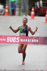 BIB: 6201
                            <button type="button" onclick="openModal(5533131)" class="btn btn-primary btn-sm float-right btn-popup" data-toggle="modal" data-target=".modal-high-quality">
                        <i class="fas fa-shopping-cart"></i> Add to Cart
                    </button>
                                            <button type="button" onclick="isThisMe(5533131, true)" class="btn btn-success btn-sm float-right btn-popup btn-isme hidden" data-toggle="tooltip" data-placement="bottom" title="นี่คือรูปของคุณใช่ไหม คลิกที่นี่เพื่อเอาเข้าอัลบั้ม">
                        <i class="fas fa-plus"></i> Add to album
                    </button>
                    <button type="button" onclick="isThisMe(5533131, false)" class="btn btn-warning btn-sm float-right btn-popup btn-isnotme hidden">
                        <i class="fas fa-ban"></i> Remove from album
                    </button>