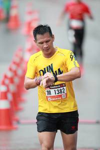 BIB: 1382
                            <button type="button" onclick="openModal(5541532)" class="btn btn-primary btn-sm float-right btn-popup" data-toggle="modal" data-target=".modal-high-quality">
                        <i class="fas fa-shopping-cart"></i> Add to Cart
                    </button>
                                            <button type="button" onclick="isThisMe(5541532, true)" class="btn btn-success btn-sm float-right btn-popup btn-isme hidden" data-toggle="tooltip" data-placement="bottom" title="นี่คือรูปของคุณใช่ไหม คลิกที่นี่เพื่อเอาเข้าอัลบั้ม">
                        <i class="fas fa-plus"></i> Add to album
                    </button>
                    <button type="button" onclick="isThisMe(5541532, false)" class="btn btn-warning btn-sm float-right btn-popup btn-isnotme hidden">
                        <i class="fas fa-ban"></i> Remove from album
                    </button>