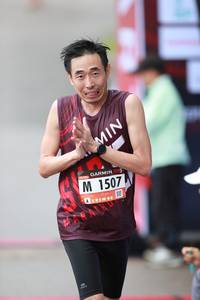 BIB: 1507
                            <button type="button" onclick="openModal(5533769)" class="btn btn-primary btn-sm float-right btn-popup" data-toggle="modal" data-target=".modal-high-quality">
                        <i class="fas fa-shopping-cart"></i> Add to Cart
                    </button>
                                            <button type="button" onclick="isThisMe(5533769, true)" class="btn btn-success btn-sm float-right btn-popup btn-isme hidden" data-toggle="tooltip" data-placement="bottom" title="นี่คือรูปของคุณใช่ไหม คลิกที่นี่เพื่อเอาเข้าอัลบั้ม">
                        <i class="fas fa-plus"></i> Add to album
                    </button>
                    <button type="button" onclick="isThisMe(5533769, false)" class="btn btn-warning btn-sm float-right btn-popup btn-isnotme hidden">
                        <i class="fas fa-ban"></i> Remove from album
                    </button>