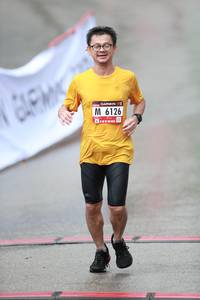 BIB: 6126
                            <button type="button" onclick="openModal(5556167)" class="btn btn-primary btn-sm float-right btn-popup" data-toggle="modal" data-target=".modal-high-quality">
                        <i class="fas fa-shopping-cart"></i> Add to Cart
                    </button>
                                            <button type="button" onclick="isThisMe(5556167, true)" class="btn btn-success btn-sm float-right btn-popup btn-isme hidden" data-toggle="tooltip" data-placement="bottom" title="นี่คือรูปของคุณใช่ไหม คลิกที่นี่เพื่อเอาเข้าอัลบั้ม">
                        <i class="fas fa-plus"></i> Add to album
                    </button>
                    <button type="button" onclick="isThisMe(5556167, false)" class="btn btn-warning btn-sm float-right btn-popup btn-isnotme hidden">
                        <i class="fas fa-ban"></i> Remove from album
                    </button>