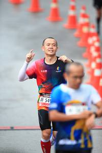 BIB: 6668, 549
                            <button type="button" onclick="openModal(5540561)" class="btn btn-primary btn-sm float-right btn-popup" data-toggle="modal" data-target=".modal-high-quality">
                        <i class="fas fa-shopping-cart"></i> Add to Cart
                    </button>
                                            <button type="button" onclick="isThisMe(5540561, true)" class="btn btn-success btn-sm float-right btn-popup btn-isme hidden" data-toggle="tooltip" data-placement="bottom" title="นี่คือรูปของคุณใช่ไหม คลิกที่นี่เพื่อเอาเข้าอัลบั้ม">
                        <i class="fas fa-plus"></i> Add to album
                    </button>
                    <button type="button" onclick="isThisMe(5540561, false)" class="btn btn-warning btn-sm float-right btn-popup btn-isnotme hidden">
                        <i class="fas fa-ban"></i> Remove from album
                    </button>