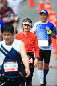 BIB: 063
                            <button type="button" onclick="openModal(5546049)" class="btn btn-primary btn-sm float-right btn-popup" data-toggle="modal" data-target=".modal-high-quality">
                        <i class="fas fa-shopping-cart"></i> Add to Cart
                    </button>
                                            <button type="button" onclick="isThisMe(5546049, true)" class="btn btn-success btn-sm float-right btn-popup btn-isme hidden" data-toggle="tooltip" data-placement="bottom" title="นี่คือรูปของคุณใช่ไหม คลิกที่นี่เพื่อเอาเข้าอัลบั้ม">
                        <i class="fas fa-plus"></i> Add to album
                    </button>
                    <button type="button" onclick="isThisMe(5546049, false)" class="btn btn-warning btn-sm float-right btn-popup btn-isnotme hidden">
                        <i class="fas fa-ban"></i> Remove from album
                    </button>