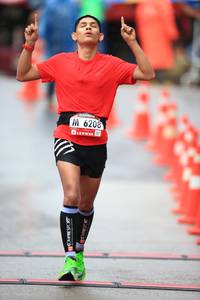 BIB: 6208, 0536
                            <button type="button" onclick="openModal(5532684)" class="btn btn-primary btn-sm float-right btn-popup" data-toggle="modal" data-target=".modal-high-quality">
                        <i class="fas fa-shopping-cart"></i> Add to Cart
                    </button>
                                            <button type="button" onclick="isThisMe(5532684, true)" class="btn btn-success btn-sm float-right btn-popup btn-isme hidden" data-toggle="tooltip" data-placement="bottom" title="นี่คือรูปของคุณใช่ไหม คลิกที่นี่เพื่อเอาเข้าอัลบั้ม">
                        <i class="fas fa-plus"></i> Add to album
                    </button>
                    <button type="button" onclick="isThisMe(5532684, false)" class="btn btn-warning btn-sm float-right btn-popup btn-isnotme hidden">
                        <i class="fas fa-ban"></i> Remove from album
                    </button>