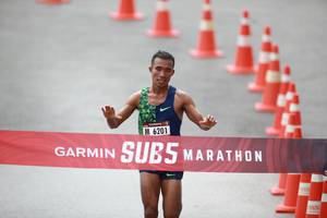 BIB: 6201
                            <button type="button" onclick="openModal(5528129)" class="btn btn-primary btn-sm float-right btn-popup" data-toggle="modal" data-target=".modal-high-quality">
                        <i class="fas fa-shopping-cart"></i> Add to Cart
                    </button>
                                            <button type="button" onclick="isThisMe(5528129, true)" class="btn btn-success btn-sm float-right btn-popup btn-isme hidden" data-toggle="tooltip" data-placement="bottom" title="นี่คือรูปของคุณใช่ไหม คลิกที่นี่เพื่อเอาเข้าอัลบั้ม">
                        <i class="fas fa-plus"></i> Add to album
                    </button>
                    <button type="button" onclick="isThisMe(5528129, false)" class="btn btn-warning btn-sm float-right btn-popup btn-isnotme hidden">
                        <i class="fas fa-ban"></i> Remove from album
                    </button>