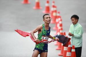 BIB: 6201
                            <button type="button" onclick="openModal(5528218)" class="btn btn-primary btn-sm float-right btn-popup" data-toggle="modal" data-target=".modal-high-quality">
                        <i class="fas fa-shopping-cart"></i> Add to Cart
                    </button>
                                            <button type="button" onclick="isThisMe(5528218, true)" class="btn btn-success btn-sm float-right btn-popup btn-isme hidden" data-toggle="tooltip" data-placement="bottom" title="นี่คือรูปของคุณใช่ไหม คลิกที่นี่เพื่อเอาเข้าอัลบั้ม">
                        <i class="fas fa-plus"></i> Add to album
                    </button>
                    <button type="button" onclick="isThisMe(5528218, false)" class="btn btn-warning btn-sm float-right btn-popup btn-isnotme hidden">
                        <i class="fas fa-ban"></i> Remove from album
                    </button>