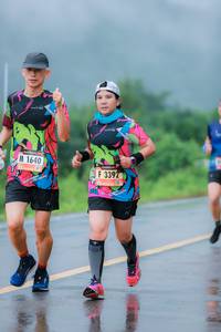 BIB: 1640, 3392
                            <button type="button" onclick="openModal(5717984)" class="btn btn-primary btn-sm float-right btn-popup" data-toggle="modal" data-target=".modal-high-quality">
                        <i class="fas fa-shopping-cart"></i> Add to Cart
                    </button>
                                            <button type="button" onclick="isThisMe(5717984, true)" class="btn btn-success btn-sm float-right btn-popup btn-isme hidden" data-toggle="tooltip" data-placement="bottom" title="นี่คือรูปของคุณใช่ไหม คลิกที่นี่เพื่อเอาเข้าอัลบั้ม">
                        <i class="fas fa-plus"></i> Add to album
                    </button>
                    <button type="button" onclick="isThisMe(5717984, false)" class="btn btn-warning btn-sm float-right btn-popup btn-isnotme hidden">
                        <i class="fas fa-ban"></i> Remove from album
                    </button>