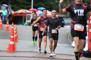 BIB: 1704, 1133
                            <button type="button" onclick="openModal(5567575)" class="btn btn-primary btn-sm float-right btn-popup" data-toggle="modal" data-target=".modal-high-quality">
                        <i class="fas fa-shopping-cart"></i> Add to Cart
                    </button>
                                            <button type="button" onclick="isThisMe(5567575, true)" class="btn btn-success btn-sm float-right btn-popup btn-isme hidden" data-toggle="tooltip" data-placement="bottom" title="นี่คือรูปของคุณใช่ไหม คลิกที่นี่เพื่อเอาเข้าอัลบั้ม">
                        <i class="fas fa-plus"></i> Add to album
                    </button>
                    <button type="button" onclick="isThisMe(5567575, false)" class="btn btn-warning btn-sm float-right btn-popup btn-isnotme hidden">
                        <i class="fas fa-ban"></i> Remove from album
                    </button>