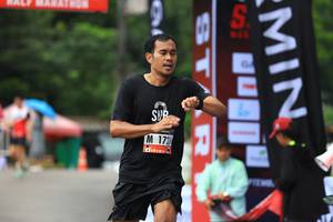 BIB: 1721
                            <button type="button" onclick="openModal(5567411)" class="btn btn-primary btn-sm float-right btn-popup" data-toggle="modal" data-target=".modal-high-quality">
                        <i class="fas fa-shopping-cart"></i> Add to Cart
                    </button>
                                            <button type="button" onclick="isThisMe(5567411, true)" class="btn btn-success btn-sm float-right btn-popup btn-isme hidden" data-toggle="tooltip" data-placement="bottom" title="นี่คือรูปของคุณใช่ไหม คลิกที่นี่เพื่อเอาเข้าอัลบั้ม">
                        <i class="fas fa-plus"></i> Add to album
                    </button>
                    <button type="button" onclick="isThisMe(5567411, false)" class="btn btn-warning btn-sm float-right btn-popup btn-isnotme hidden">
                        <i class="fas fa-ban"></i> Remove from album
                    </button>