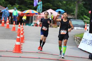 BIB: 1433, 1618
                            <button type="button" onclick="openModal(5566911)" class="btn btn-primary btn-sm float-right btn-popup" data-toggle="modal" data-target=".modal-high-quality">
                        <i class="fas fa-shopping-cart"></i> Add to Cart
                    </button>
                                            <button type="button" onclick="isThisMe(5566911, true)" class="btn btn-success btn-sm float-right btn-popup btn-isme hidden" data-toggle="tooltip" data-placement="bottom" title="นี่คือรูปของคุณใช่ไหม คลิกที่นี่เพื่อเอาเข้าอัลบั้ม">
                        <i class="fas fa-plus"></i> Add to album
                    </button>
                    <button type="button" onclick="isThisMe(5566911, false)" class="btn btn-warning btn-sm float-right btn-popup btn-isnotme hidden">
                        <i class="fas fa-ban"></i> Remove from album
                    </button>